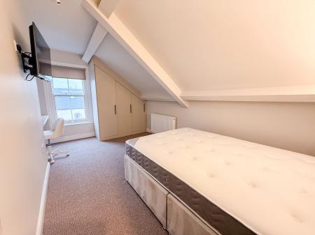 8 bedroom Terraced House to let in Azalea Terrace North 2, Sunderland, SR2