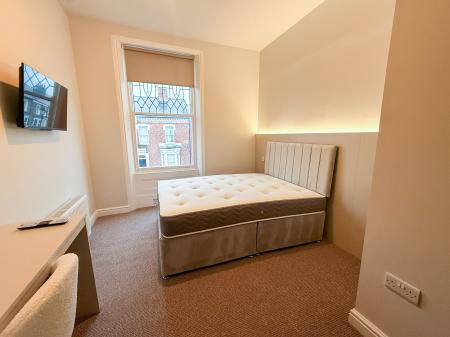 8 bedroom Terraced House to let in Azalea Terrace North 2, Sunderland, SR2