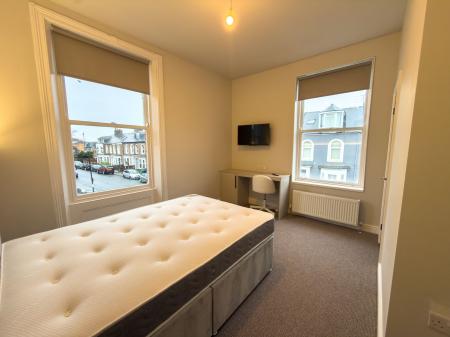 8 bedroom Terraced House to let in Azalea Terrace North 2, Sunderland, SR2