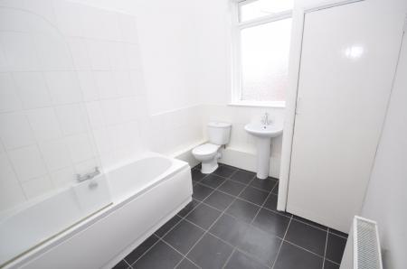 2 bedroom Flat to let in Sandringham Terrace, Roker, Sunderland, SR6