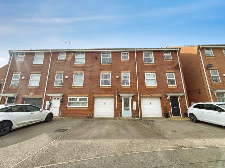 4 bedroom Town house for sale in Douglas Way, Murton, SR7