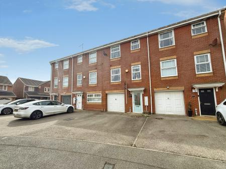 4 bedroom Town house for sale in Douglas Way, Murton, SR7