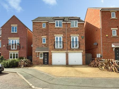 4 bedroom Detached house for sale in Kingswood, Houghton Le Spring, DH4