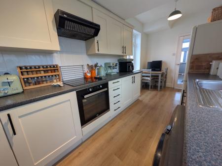 3 bedroom Semi-detached house to let in St George's Terrace, East Boldon, NE36