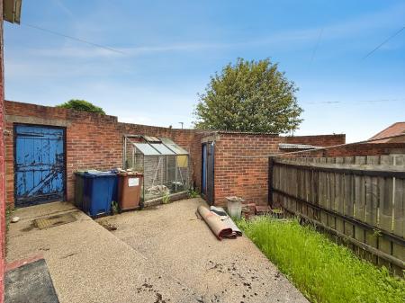 2 bedroom Semi-detached house for sale in Shaftesbury Avenue, Sunderland, SR2