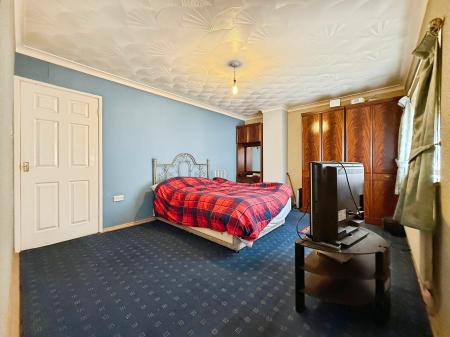 2 bedroom Semi-detached house for sale in Shaftesbury Avenue, Sunderland, SR2