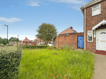 2 bedroom Semi-detached house for sale in Shaftesbury Avenue, Sunderland, SR2