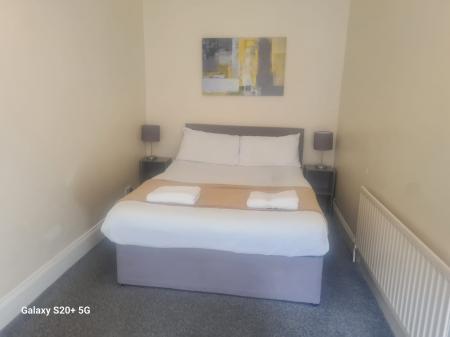2 bedroom Apartment for sale in Rayleigh Grove, Gateshead, NE8