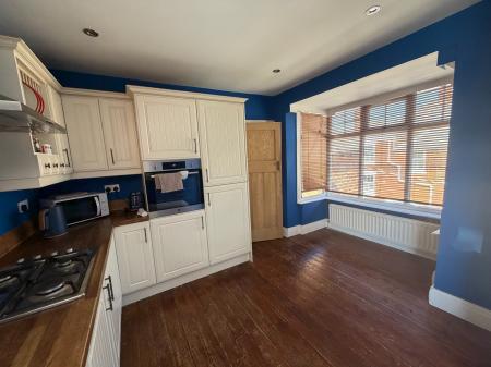 3 bedroom Flat to let in Maureen Terrace, Seaham, SR7
