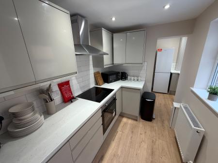 1 bedroom House share to let in Claremont Avenue South, Bensham, Gateshead, NE8