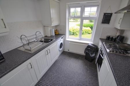 2 bedroom Apartment to let in North Street, Jarrow, NE32