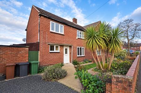 3 bedroom Semi-detached house to let in Coleridge Road, Sunderland, SR5