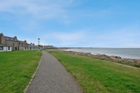 2 bedroom End of terrace house for sale in 13 Pilot Square, Footdee, Aberdeen, AB11