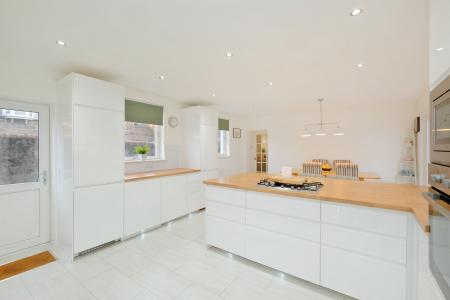 4 bedroom Detached house for sale in 146 Broomhill Road, Broomhill, Aberdeen, AB10