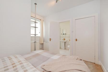 2 bedroom Flat for sale in 16 Belvidere Crescent, Rosemount, Aberdeen, AB25