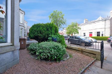 2 bedroom Flat for sale in 16 Belvidere Crescent, Rosemount, Aberdeen, AB25