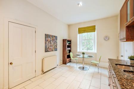 3 bedroom Flat for sale in 28 Grosvenor Place, Rosemount, Aberdeen, AB25