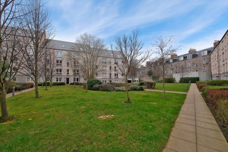 2 bedroom Flat for sale in Millburn Street, The City Centre, Aberdeen, AB11