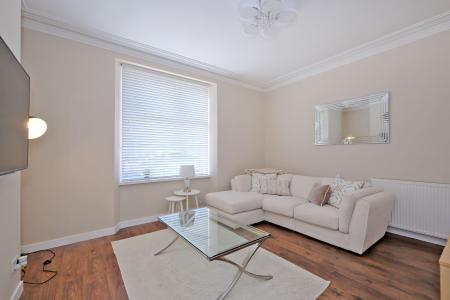 1 bedroom Flat for sale in 561 Great Western Road, Mannofield, Aberdeen, AB10