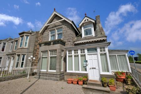 7 bedroom Detached house for sale in Brentwood Villa Guest House, 560 King St, Aberdeen, AB24