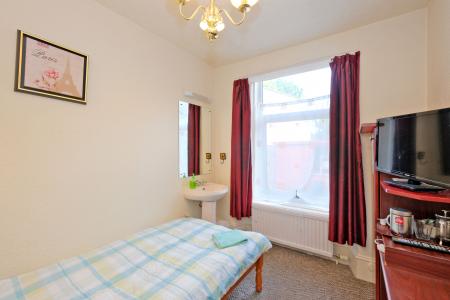 7 bedroom Detached house for sale in Brentwood Villa Guest House, 560 King St, Aberdeen, AB24