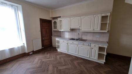 3 bedroom Flat to let in Bonnymuir Place, Midstocket, Aberdeen, AB15