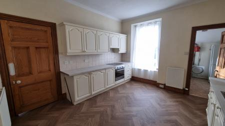 3 bedroom Flat to let in Bonnymuir Place, Midstocket, Aberdeen, AB15