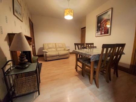 2 bedroom Flat to let in Church Street, Woodside, Aberdeen, AB24