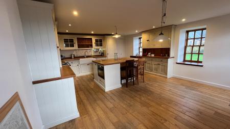 5 bedroom Detached house to let in Crathes, Banchory, AB31