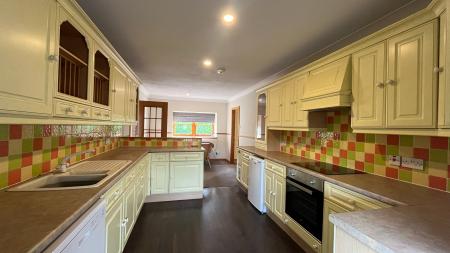 5 bedroom Semi-detached house to let in Mains of Orrock, Balmedie, AB23