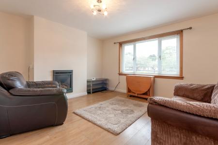 2 bedroom Flat to let in Polo Gardens, Stoneywood, AB21