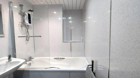 2 bedroom Flat to let in Rosemount Place, Rosemount, Aberdeen, AB25