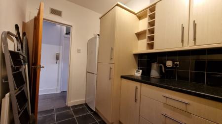 1 bedroom Flat to let in Wood Street, Torry, Aberdeen, AB11