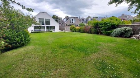 6 bedroom Detached house to let in King's Gate, The West End, Aberdeen, AB15