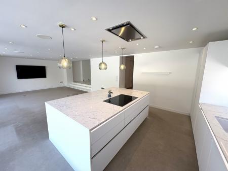 6 bedroom Detached house to let in King's Gate, The West End, Aberdeen, AB15