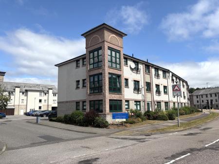 3 bedroom Flat to let in Grandholm Crescent, Grandholm, Aberdeen, AB22