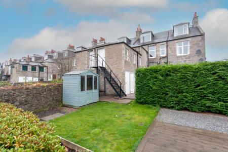 4 bedroom Flat for sale in Richmondhill Place, Aberdeen, AB15