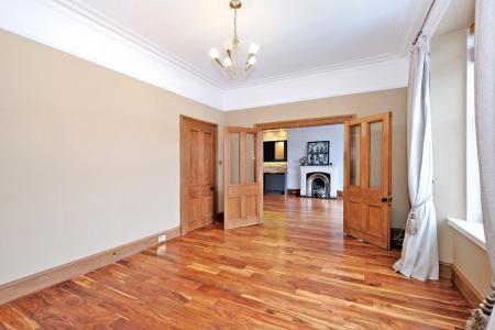 4 bedroom Flat for sale in Richmondhill Place, Aberdeen, AB15