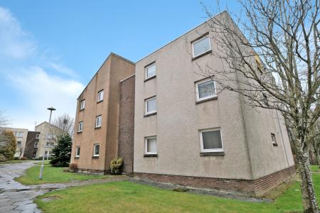 2 bedroom Flat for sale in Grampian Gardens, Dyce, Aberdeen, AB21