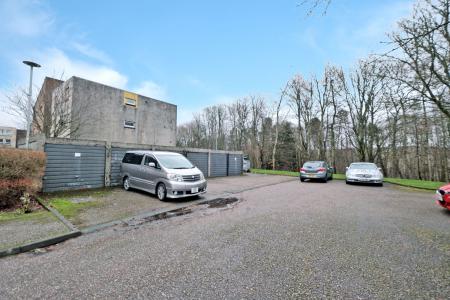 2 bedroom Flat for sale in Grampian Gardens, Dyce, Aberdeen, AB21