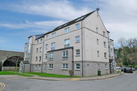 2 bedroom Flat for sale in South College Street, The City Centre, Aberdeen, AB11