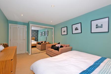 2 bedroom Flat for sale in South College Street, The City Centre, Aberdeen, AB11