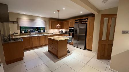 4 bedroom Detached house to let in Earlspark Drive, Bieldside, Aberdeen, AB15