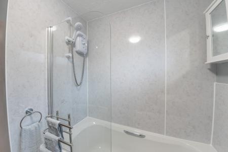 1 bedroom Flat to let in Western Road, Woodside, Aberdeen, AB24