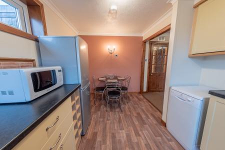 1 bedroom Flat to let in Western Road, Woodside, Aberdeen, AB24