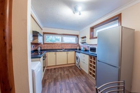 1 bedroom Flat to let in Western Road, Woodside, Aberdeen, AB24
