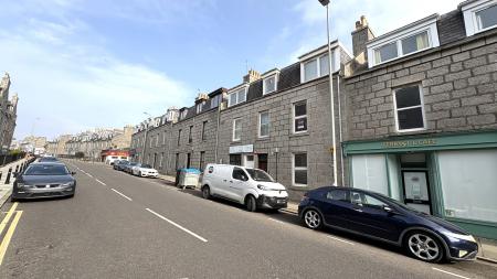 0 bedroom Studio flat to let in Crown Street, The City Centre, Aberdeen, AB11