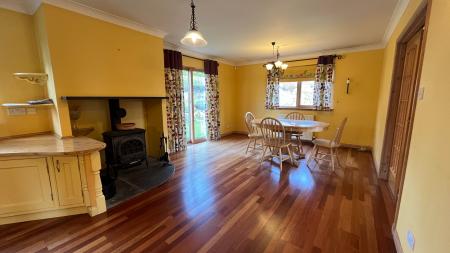 4 bedroom Detached house to let in Manse Croft, Strachan, Banchory, AB31