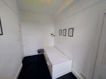 2 bedroom Flat to let in Union Grove, The City Centre, Aberdeen, AB10