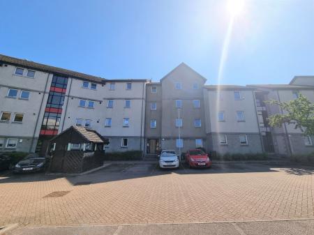 2 bedroom Flat to let in Picktillum Place, Kittybrewster, Aberdeen, AB25